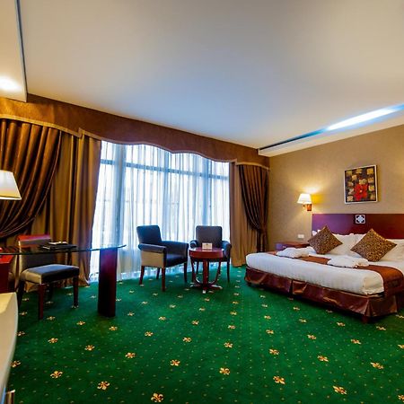 Hotel Goldman Empire Astana Zimmer foto
