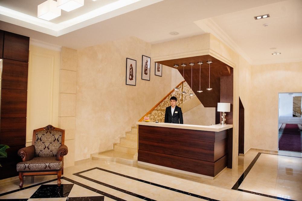 Hotel Goldman Empire Astana Exterior foto