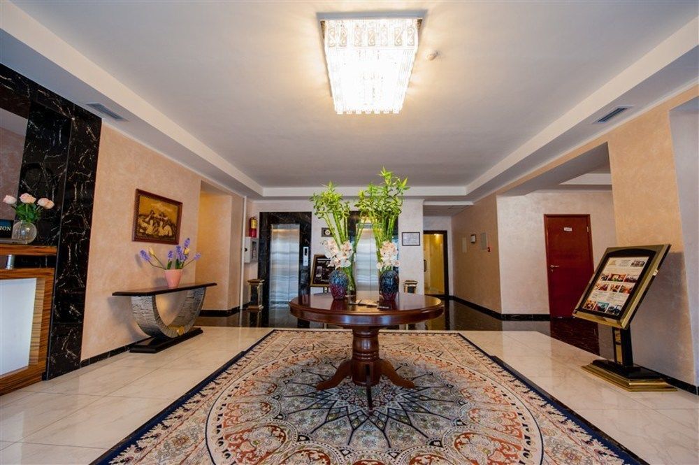 Hotel Goldman Empire Astana Exterior foto