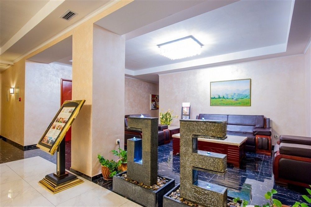 Hotel Goldman Empire Astana Exterior foto
